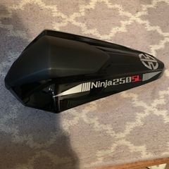 ニンジャ250slシングルシートカウルブラックの画像