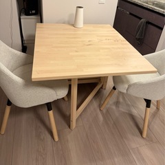 IKEA ダイニングテーブルの画像