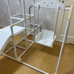 ジャングルジム　滑り台　ブランコ　鉄棒の画像