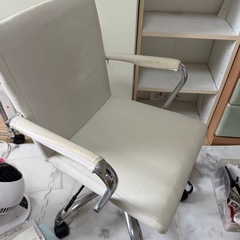 【無料】デスク＆チェア
の画像