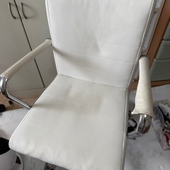 【無料】デスク＆チェア
の画像