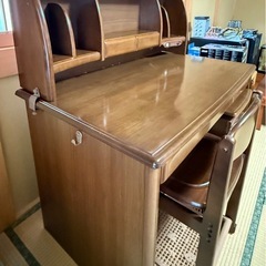 ★ ITOKI 木製学習机 イトーキクレビオの画像