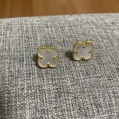 花デザインアクセサリーの画像
