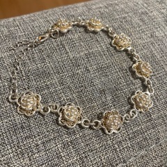 花デザインアクセサリーの画像