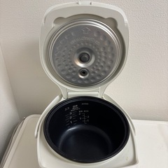 タイガーの炊飯器3合の画像