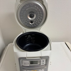 タイガーの炊飯器3合の画像