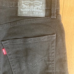 リーバイス黒　33-32の画像