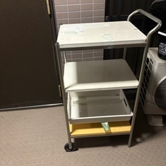 急募！ 家具家電ベビー用品 まとめて引き取り 扇風機 ゴミ箱 台車 テレビ線 ベッドガード 手押し車 三輪車 ほこうきの画像