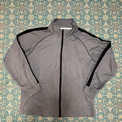 〈値札タグ有り〉DESCENTE フルジップパーカー、（おまけ）IGNIO長袖ジャージ　　の画像