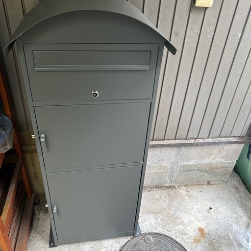 新品未使用　宅配ボックス