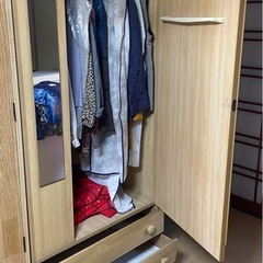 洋服ダンスの画像