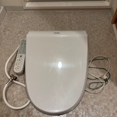 【2023年製】東芝 温水洗浄便座 【欠損・付属品欠品あり】の画像
