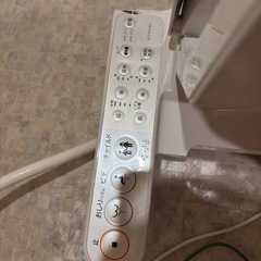 【2023年製】東芝 温水洗浄便座 【欠損・付属品欠品あり】の画像