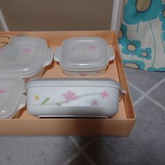 新品箱入り【蓋付き保存容器／蓋をしたまま電子レンジOK】−30℃〜＋150℃／株式会社ダイキンの画像