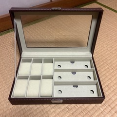 時計・メガネケースの画像