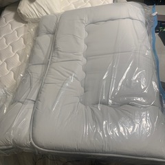 ほぼ未使用の敷布団と掛け布団の画像