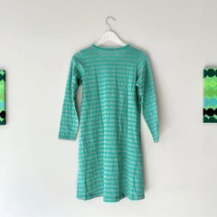 【marimekko】TIIAワンピース XSサイズ 152-158 緑×グレーの画像