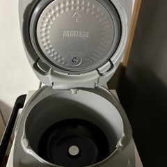 東芝　IH炊飯器 2010年製の画像