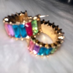 🤍カラフル⨉ゴールドフープピアスの画像