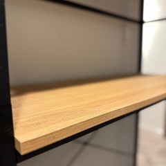 ヴィンテージテイストのごみ箱上ラック／収納棚の画像
