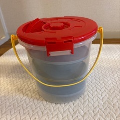 トミカ　でるでるバケツの画像