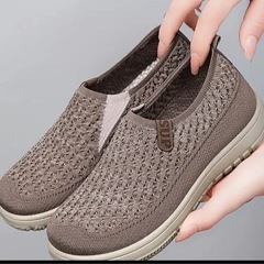 メッシュ スリッポン スニーカー カーキ 23cmの画像
