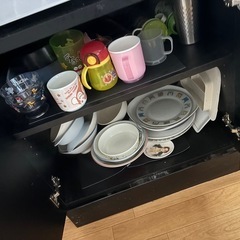 食器棚の画像