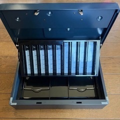 【極美品】 早い者勝ち　アイリスオーヤマ　金庫SBX-A5SH A5サイズ　6580円→4000円の画像