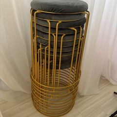 丸椅子　スツール　重ねられる椅子の画像