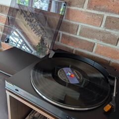 レコードプレイヤー中古品、状態はよくないです。の画像