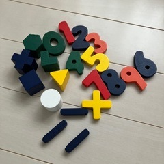 木製　おうちパズルの画像