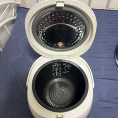TOSHIBA 炊飯器の画像