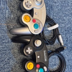 GCコントローラー2個＋swich PC接続アダプタ付きの画像