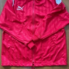 PUMA 赤ジャージ上のみ Lサイズの画像
