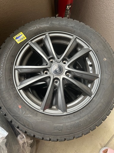 スタッドレスタイヤホイール付き