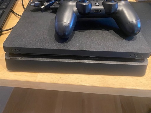 【取引確定済】問い合わせありがとうございました　PS4(備品含む)、モニターセット