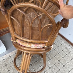 ラタンの椅子２脚セットの画像