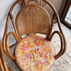 ラタンの椅子２脚セットの画像