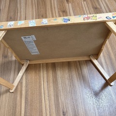 IKEAのテーブル　の画像