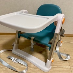 トレー付きベビーチェアの画像
