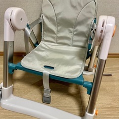 トレー付きベビーチェアの画像