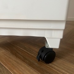 キャスター付き　収納　チェストの画像