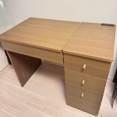 ドレッサーデスク（コンセント付き）の画像