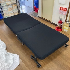 折りたたみベッドの画像
