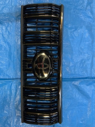 150ランドクルーザープラド　グリル