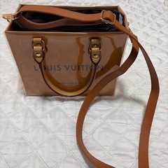 おかげさまで決まりました！！　ルイヴィトンのショッパーを使って作られた２WAYばバッグの画像