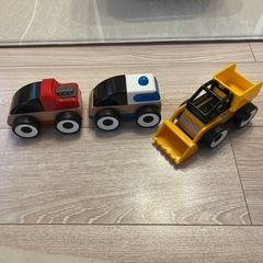 IKEA 木製 はたらく車の画像