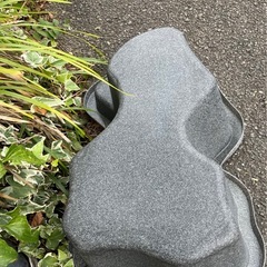 新品未使用　定価5万円位　御影石調　ポリエチレン池30ℓ  75×43×20.5 配達料込　　　　　　の画像