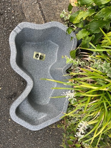 新品未使用　ひょうたん池　御影石調プラ池30ℓ 75×43 ×20.5 廃盤品　 京都・亀岡・南丹市　配達料込