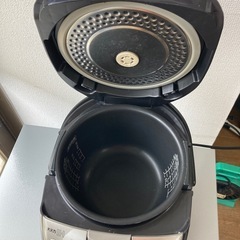 2012年製HITACHI5.5合炊き　炊飯器の画像